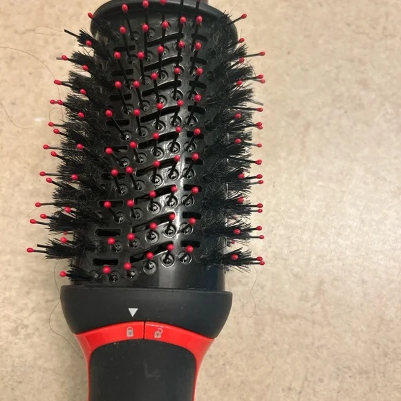 Revlon dryer Hair Brush - Picture 7 of 8